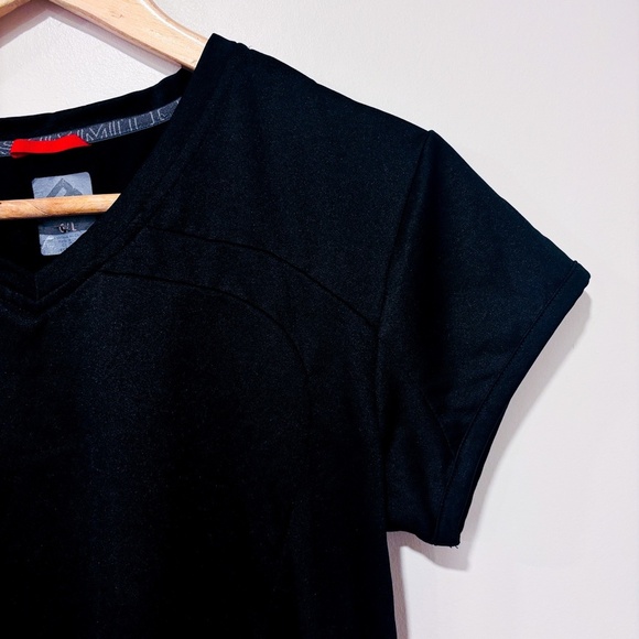 BLACK MOUNTAIN black V-neck activewear sports t-shirt | Large * - Picture 5 of 6